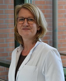 Dr. med. Claudia van Stipriaan  